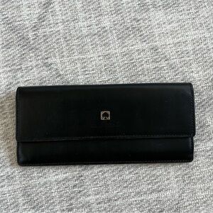 Kate Spade New York Women’s Amelia Sawyer Street Black Cash & Credit Card Wallet
